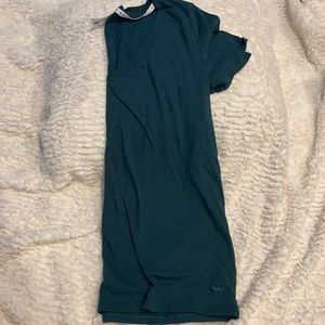 V- neck VS PINK shirt